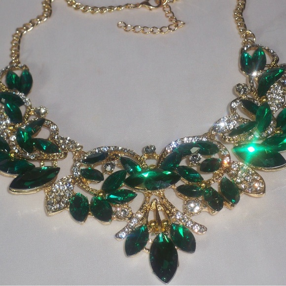 Green Rhinestone Necklace Set (BRIDAL, WEDDING, PROM, QUINCEÑERA,) - Picture 5 of 9